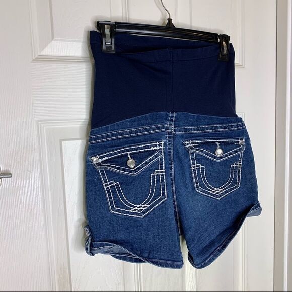 Bella Vida Full Panel Denim Maternity Shorts - Picture 4 of 8